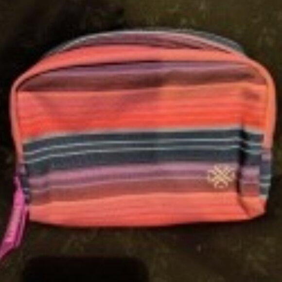Buy 2 Get 1 Free wallets and makeup bags! - Picture 4 of 16